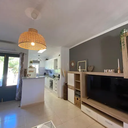 Casa De Amigos Lomas Del Golf, Orihuela Costa Holiday home *